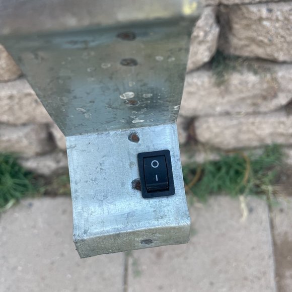 Light Up Metal "&" Sign - Picture 5 of 5